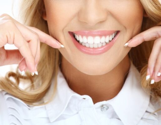 Dental Veneers: Achieve a Hollywood Smile