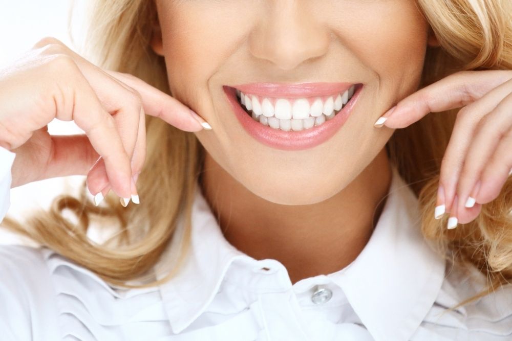 Dental Veneers: Achieve a Hollywood Smile
